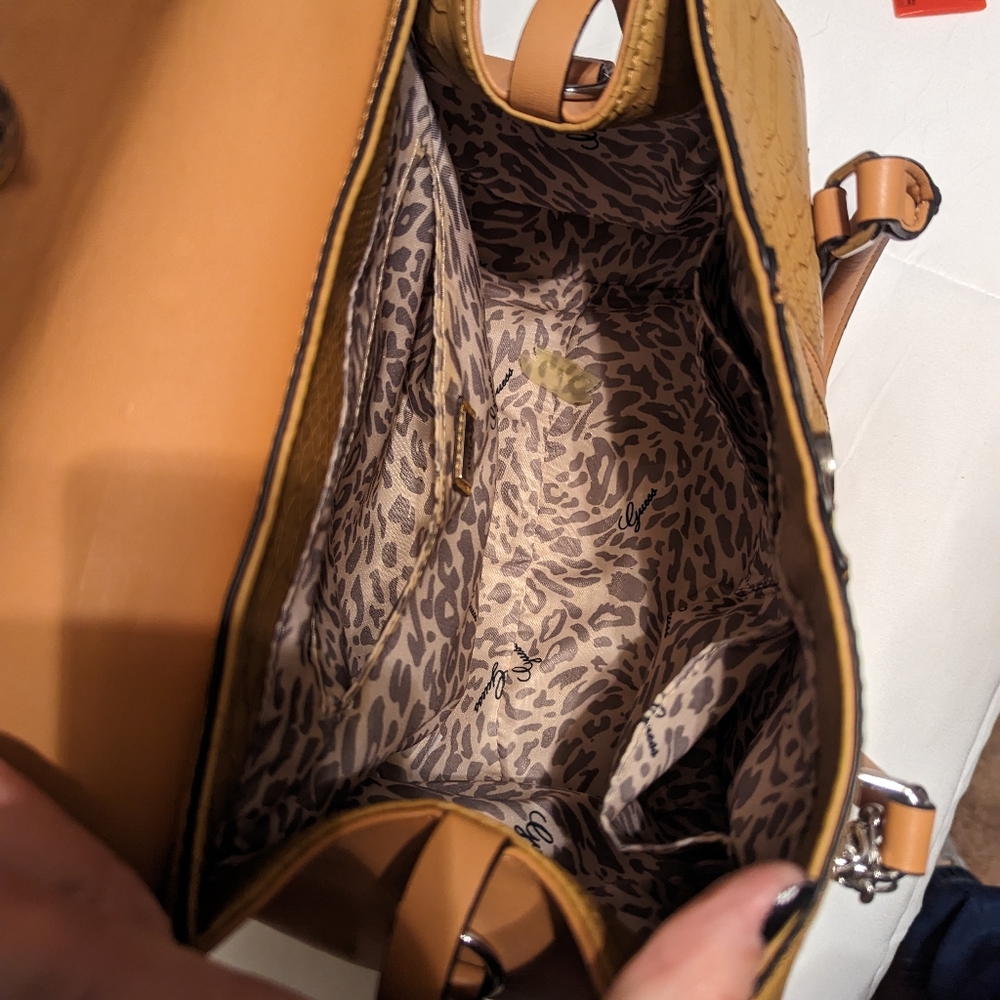 👜Guess Tote Bag - Picture 5 of 7